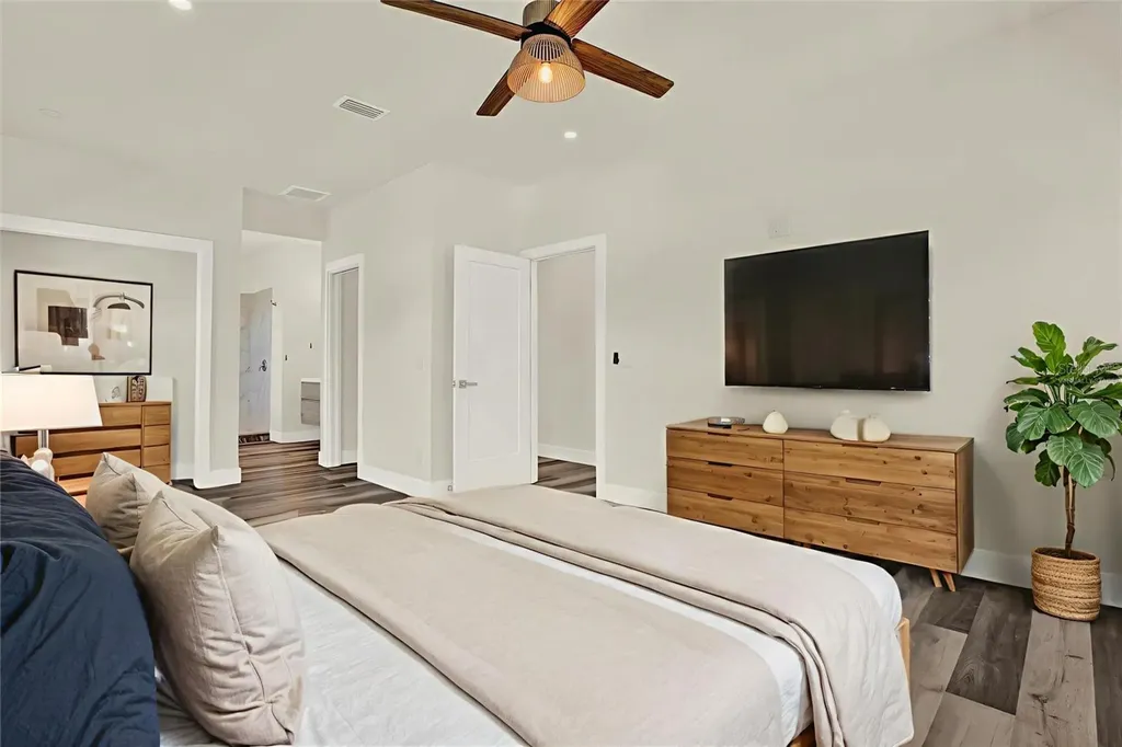 1299 5th Street S St Petersburg FL 33701