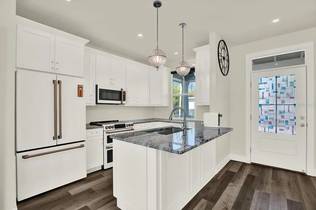 1299 5th Street S St Petersburg FL 33701