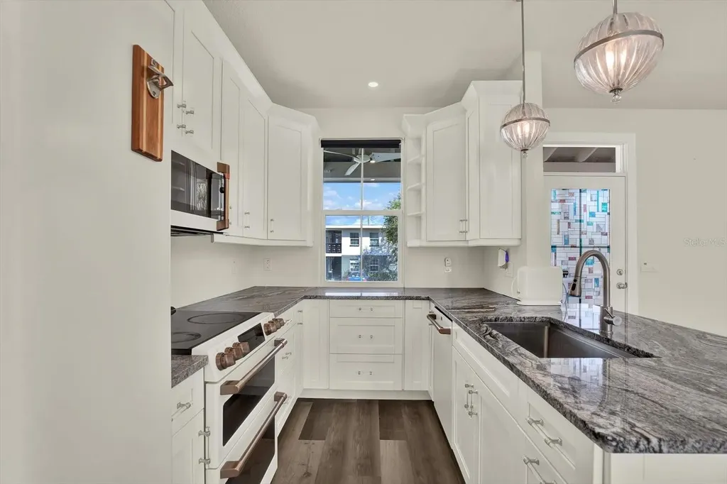 1299 5th Street S St Petersburg FL 33701
