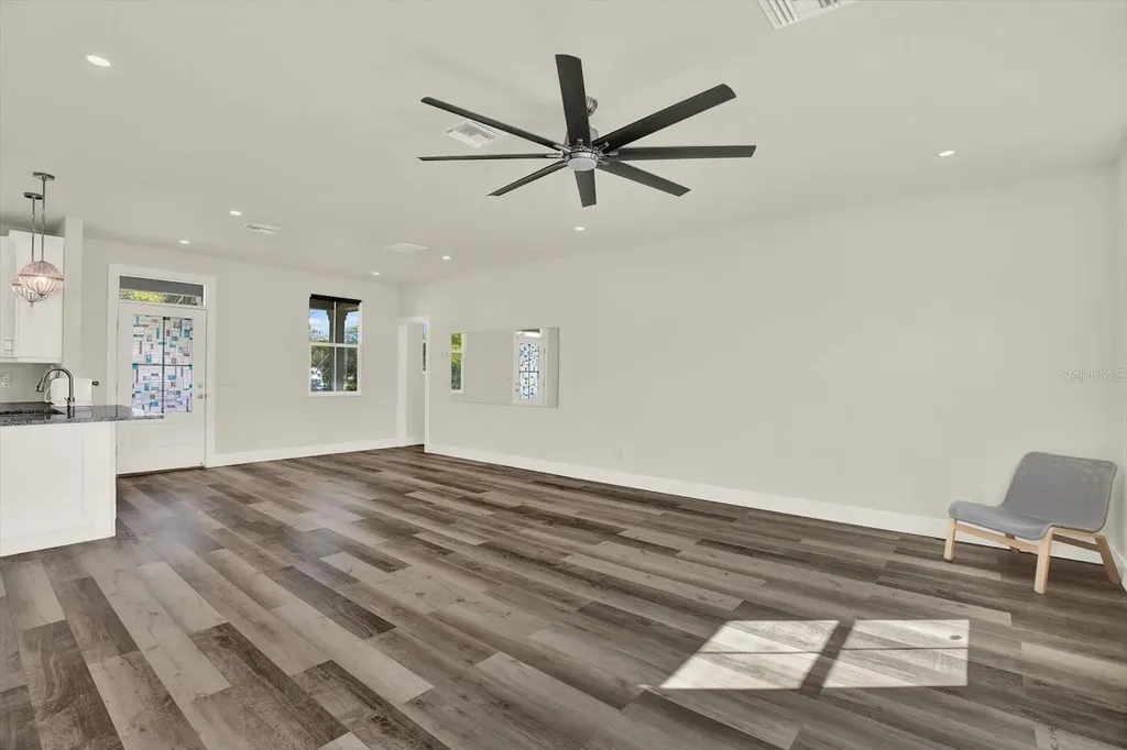 1299 5th Street S St Petersburg FL 33701