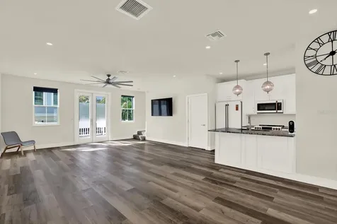 1299 5th Street S St Petersburg FL 33701