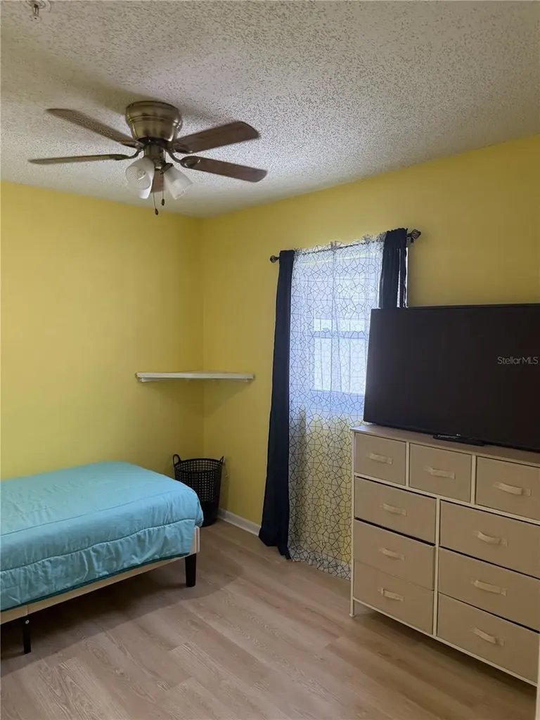322 Regal Park Drive Valrico FL 33594