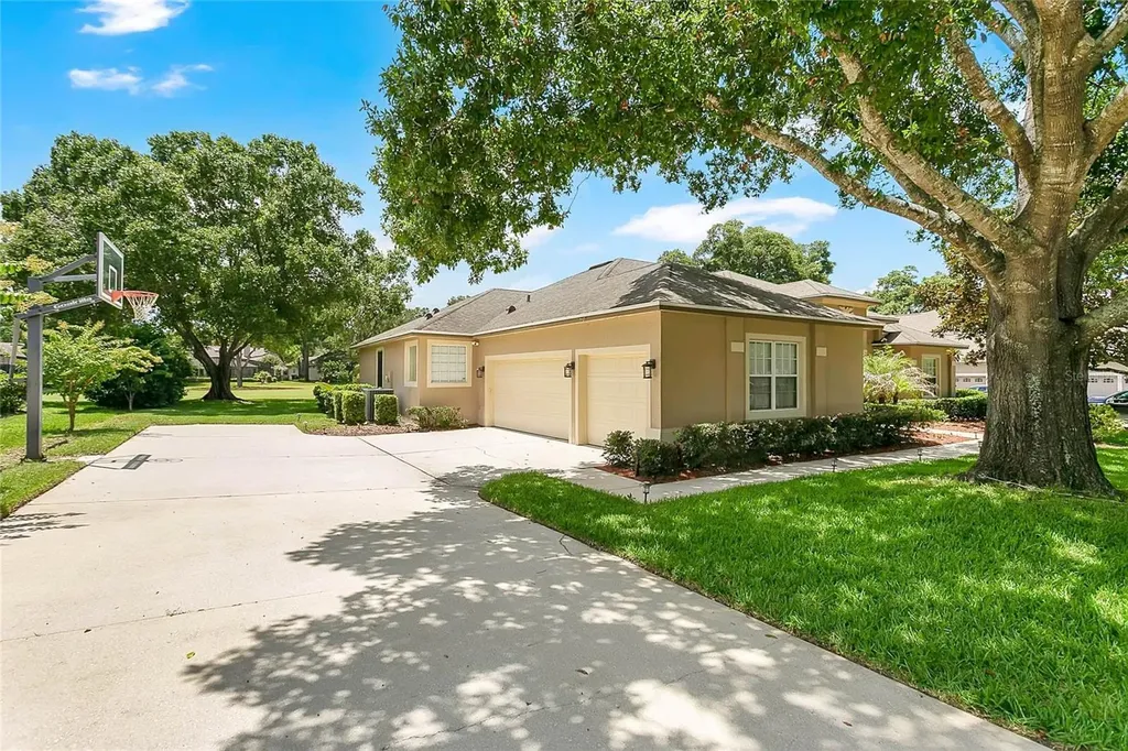 816 Mystic Oak Place Apopka FL 32712