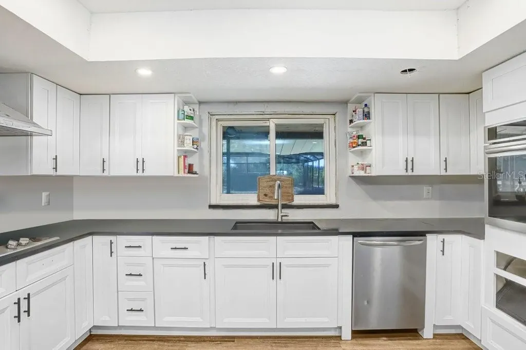17308 Tobacco Road Lutz FL 33558