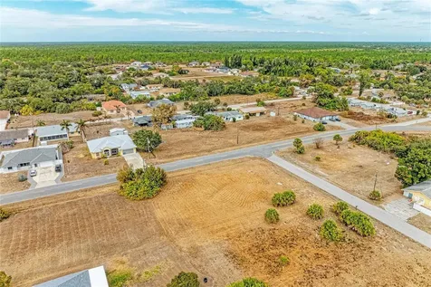 Lot 1, 2, 3 De Leon Drive North Port FL 34287
