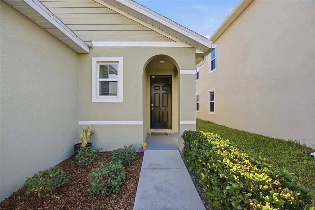 8204 Pelican Reed Circle Wesley Chapel FL 33545