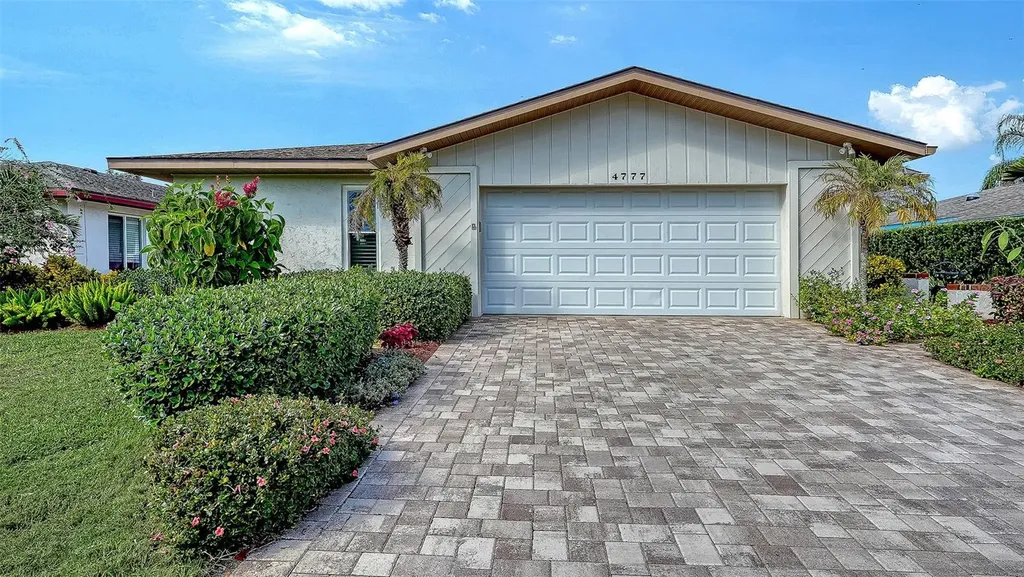4777 Ringwood Meadow Sarasota FL 34235