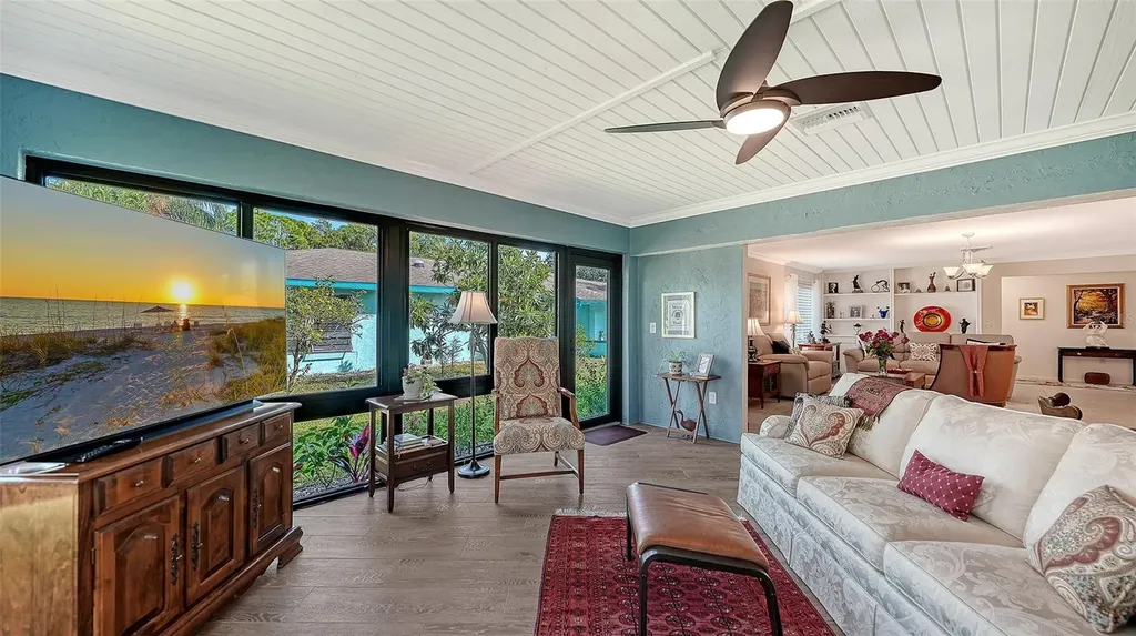 4777 Ringwood Meadow Sarasota FL 34235