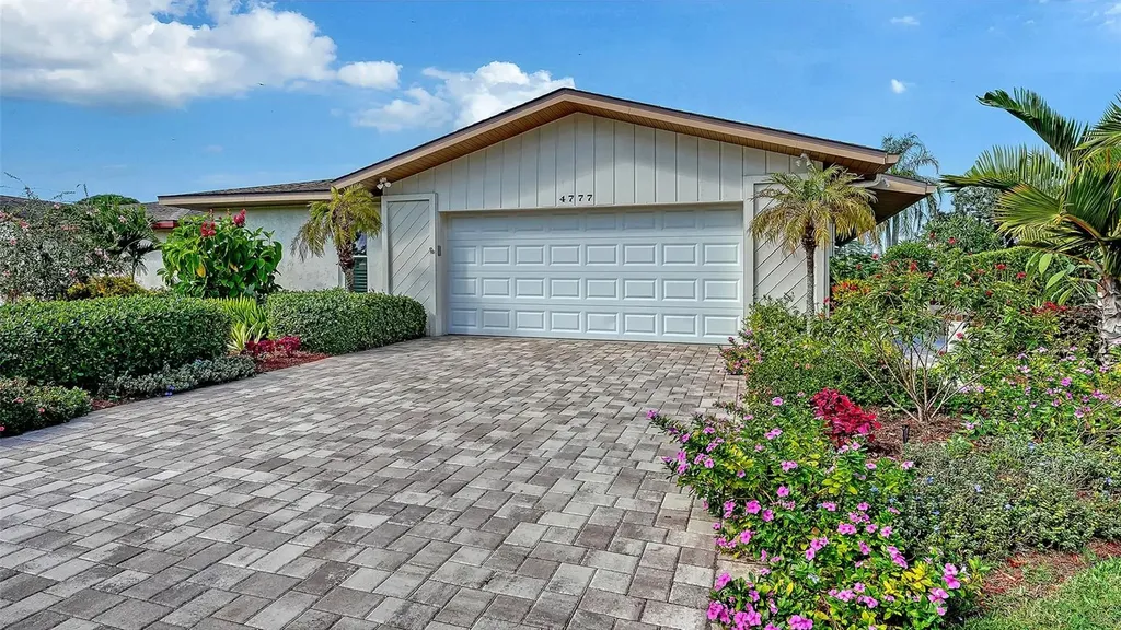 4777 Ringwood Meadow Sarasota FL 34235