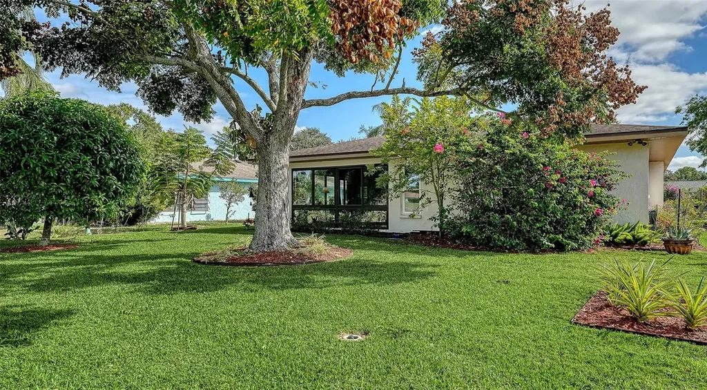 4777 Ringwood Meadow Sarasota FL 34235