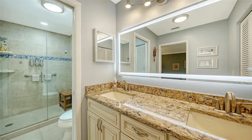 4777 Ringwood Meadow Sarasota FL 34235