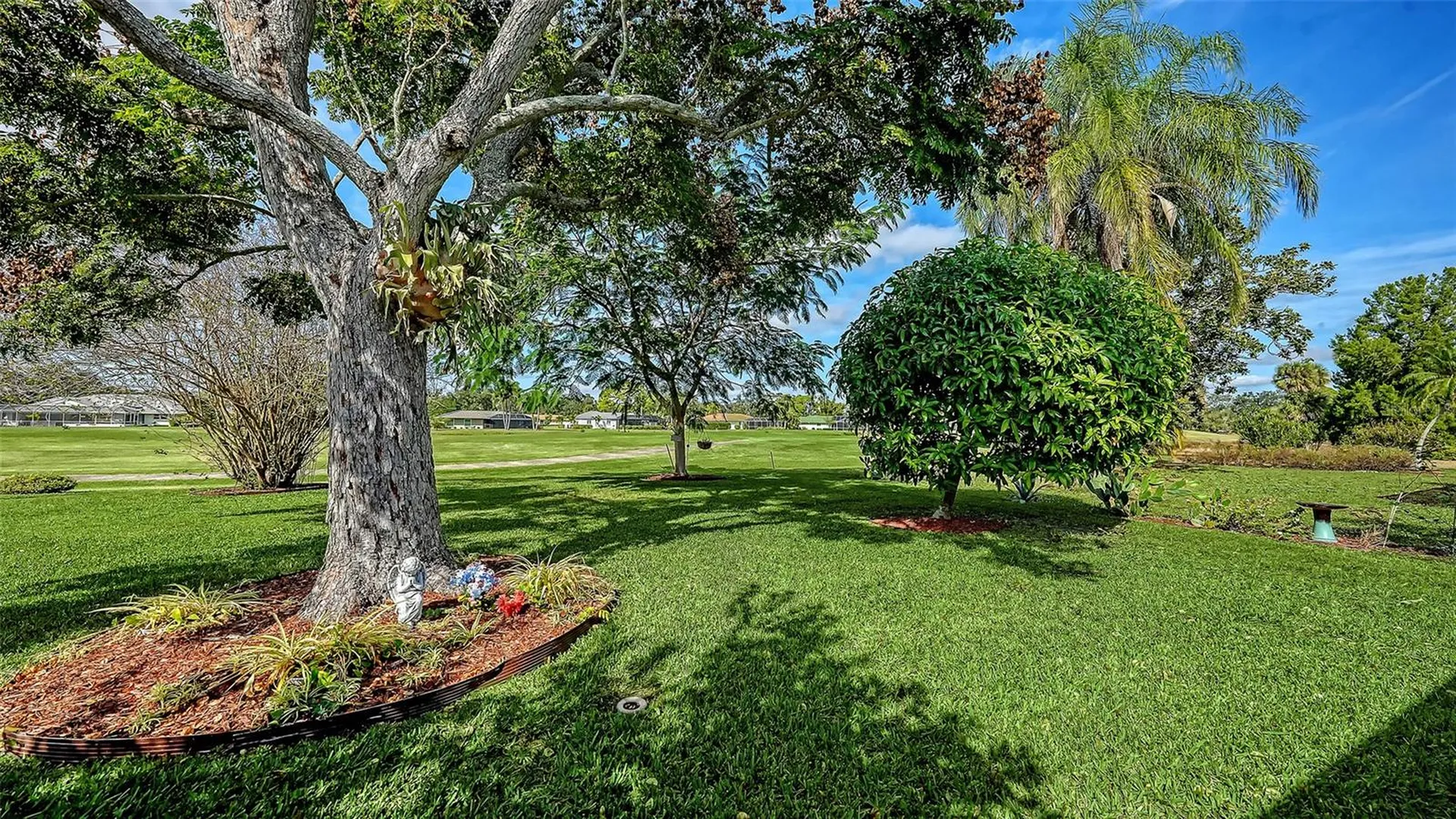 4777 Ringwood Meadow Sarasota FL 34235