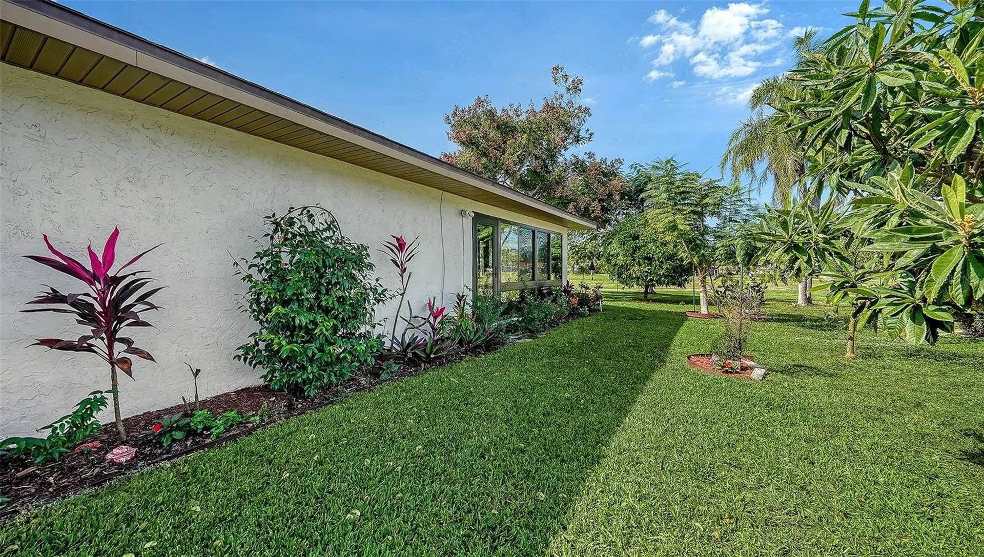 4777 Ringwood Meadow Sarasota FL 34235
