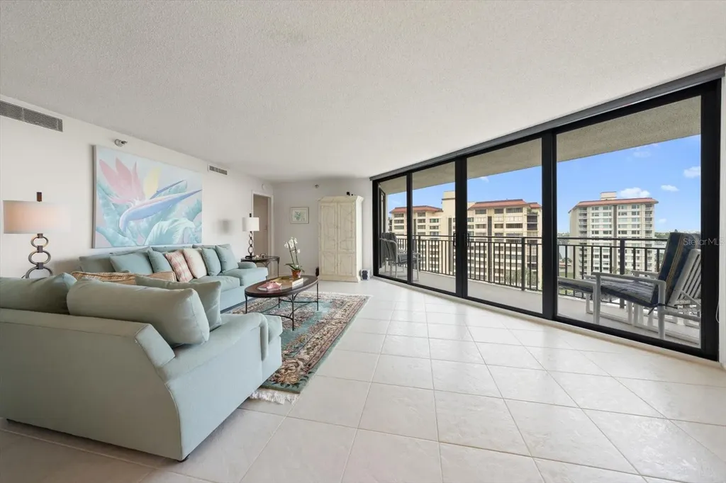 690 Island Way Clearwater Beach FL 33767
