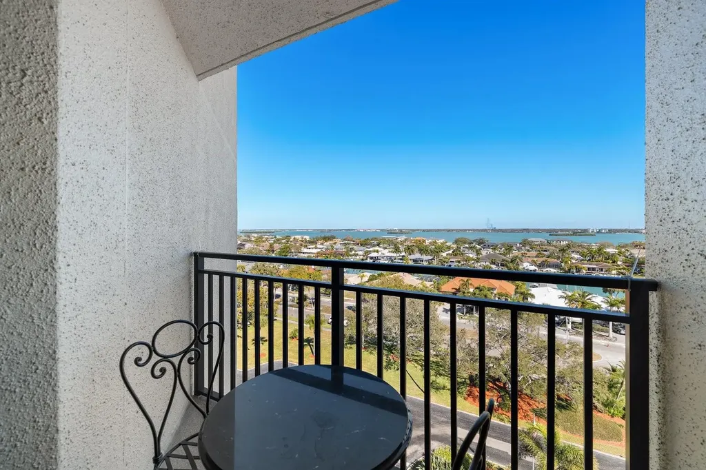 690 Island Way Clearwater Beach FL 33767