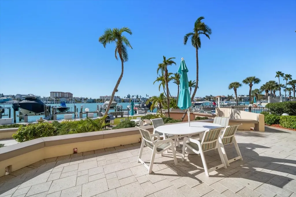 690 Island Way Clearwater Beach FL 33767