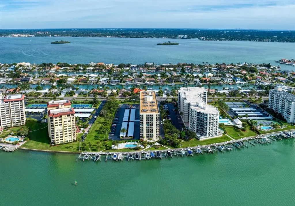 690 Island Way Clearwater Beach FL 33767
