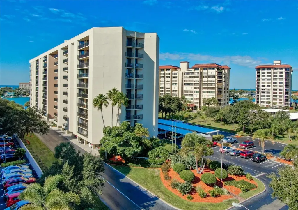 690 Island Way Clearwater Beach FL 33767