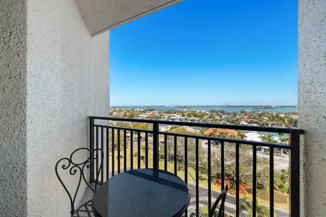 690 Island Way Clearwater Beach FL 33767