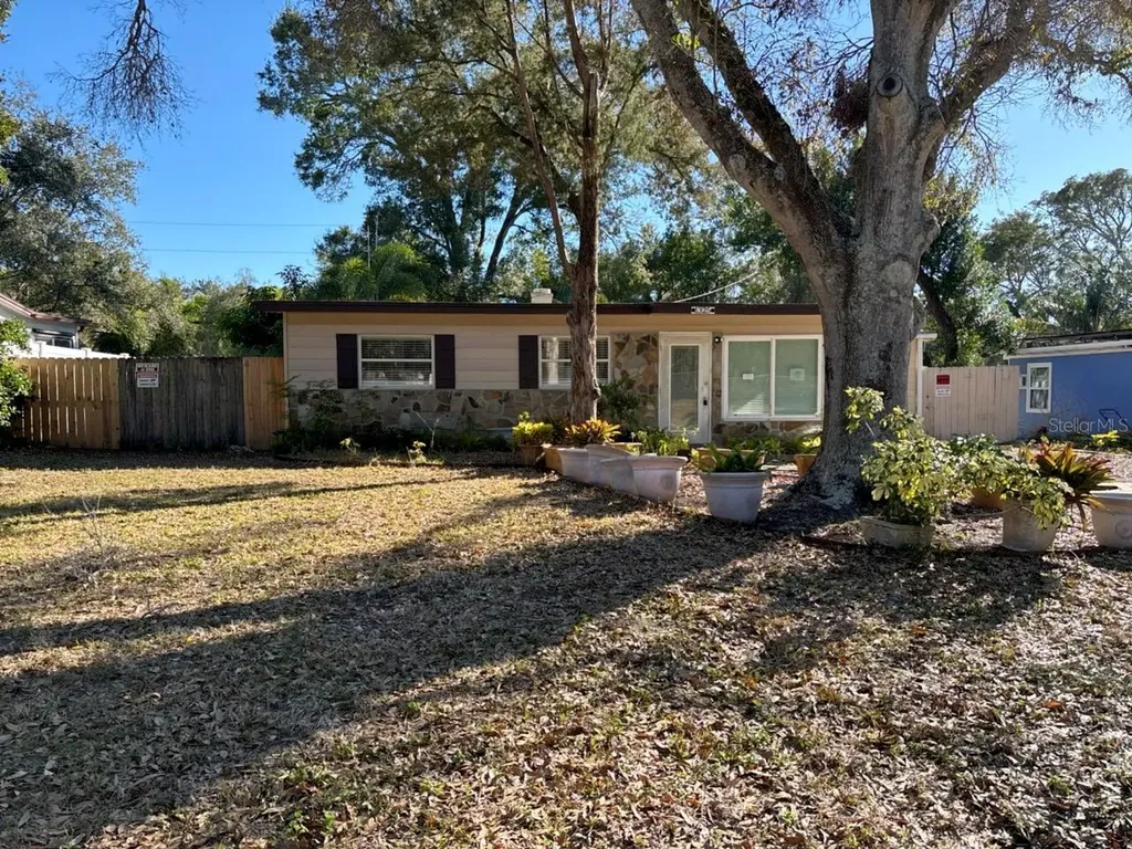 1325 Sandy Lane Clearwater FL 33755