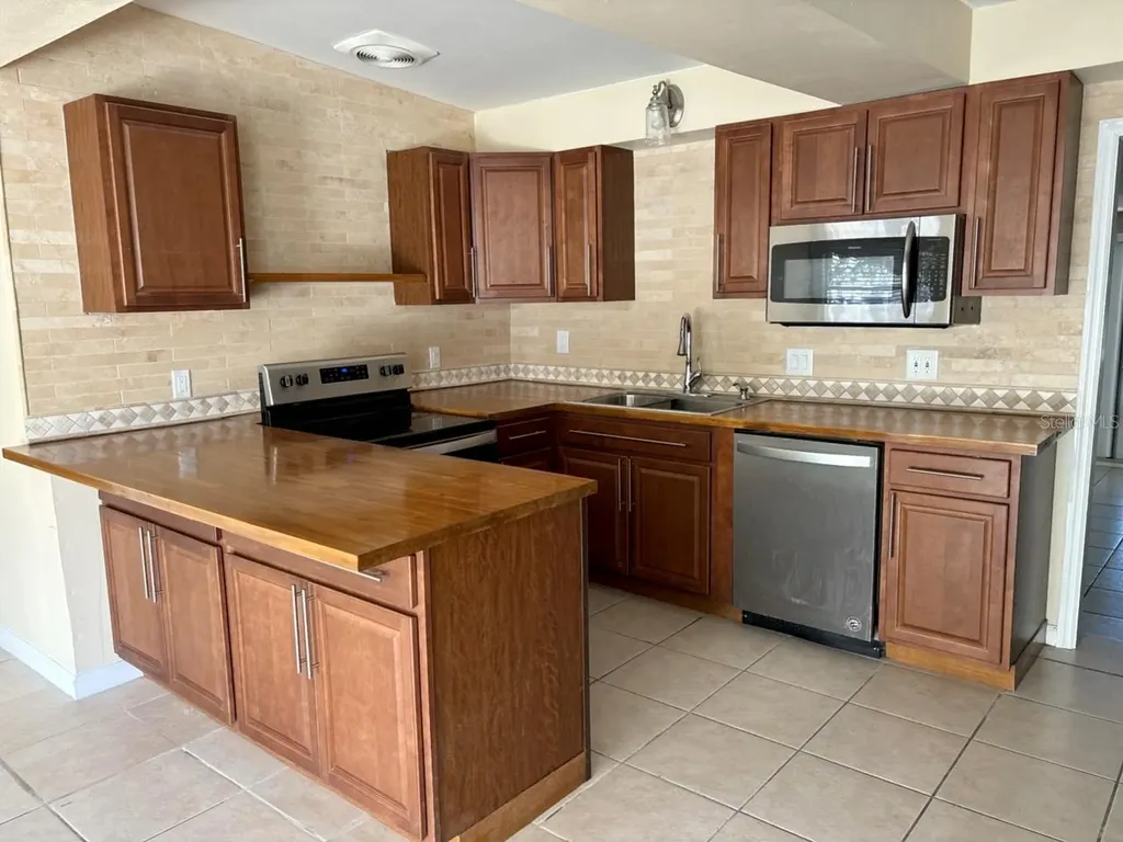 1325 Sandy Lane Clearwater FL 33755