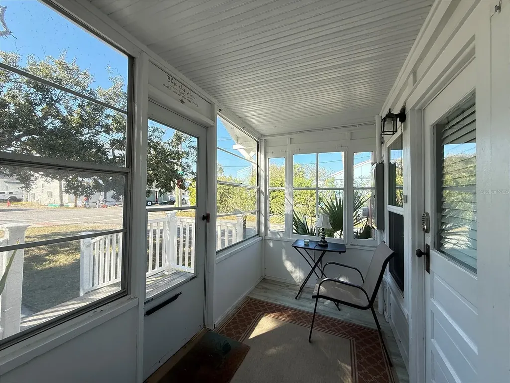 207 N Pine Street New Smyrna Beach FL 32169