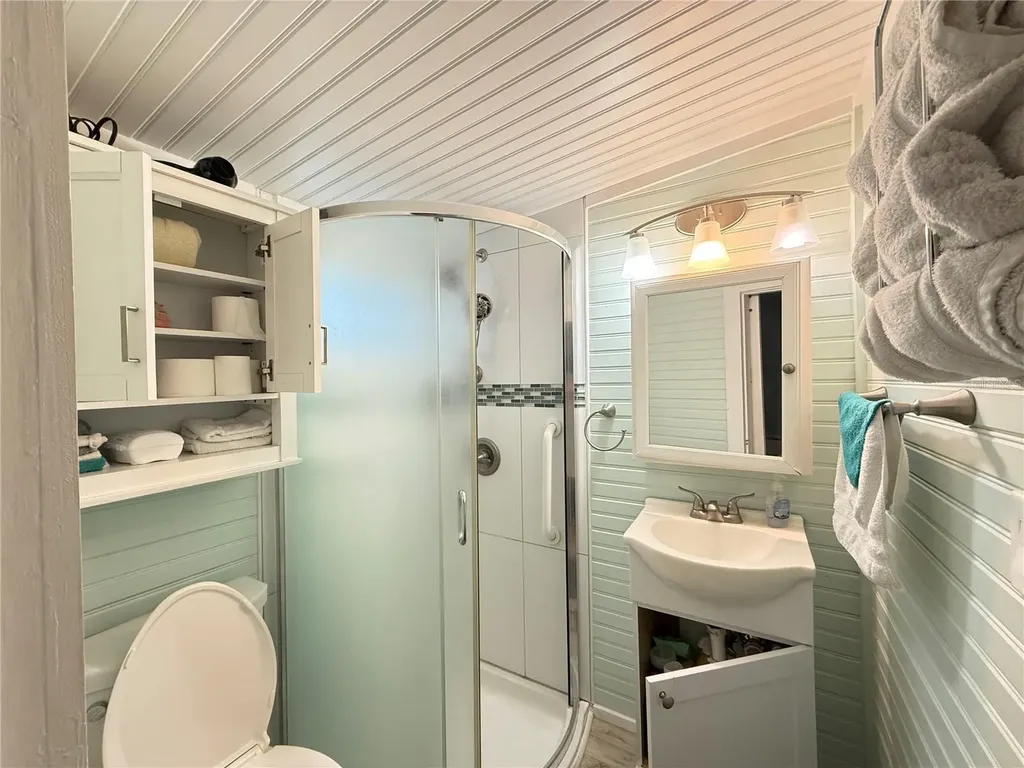 207 N Pine Street New Smyrna Beach FL 32169