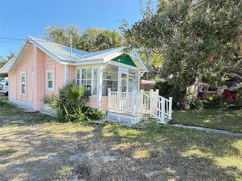 207 N Pine Street New Smyrna Beach FL 32169