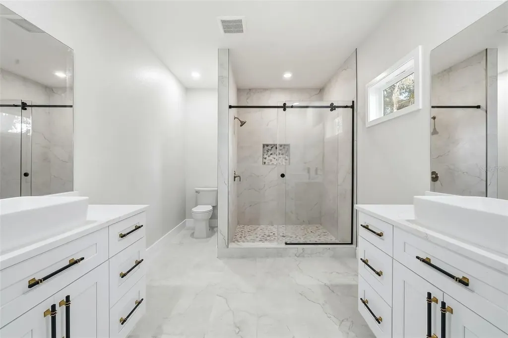 5663 W Central Avenue Orlando FL 32811