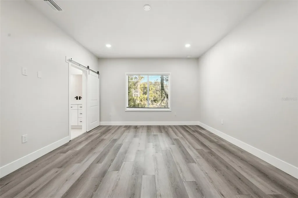 5663 W Central Avenue Orlando FL 32811