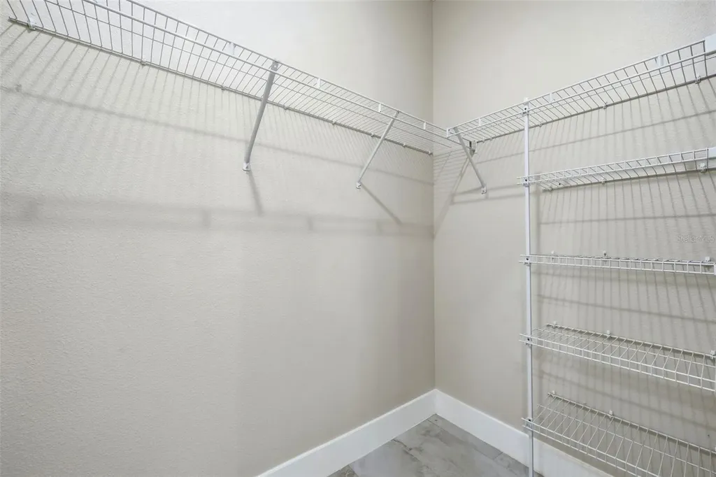5663 W Central Avenue Orlando FL 32811