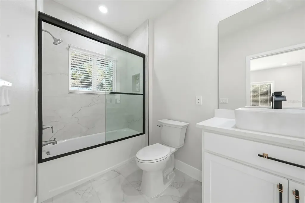 5663 W Central Avenue Orlando FL 32811