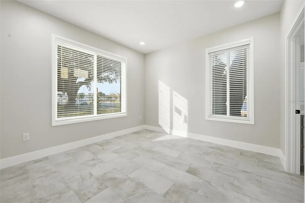 5663 W Central Avenue Orlando FL 32811