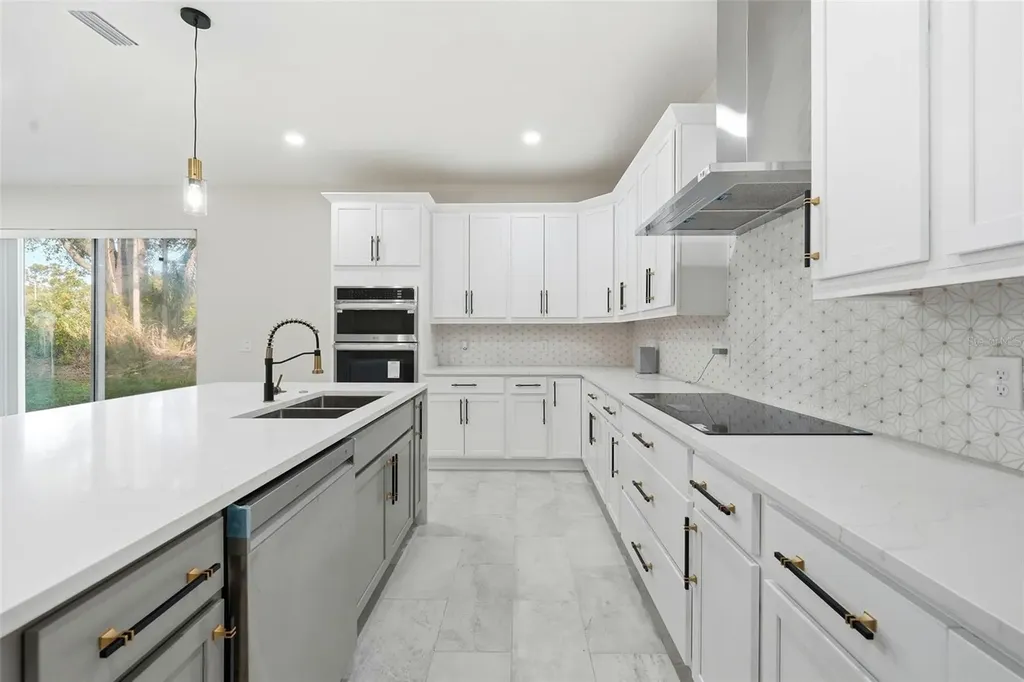 5663 W Central Avenue Orlando FL 32811