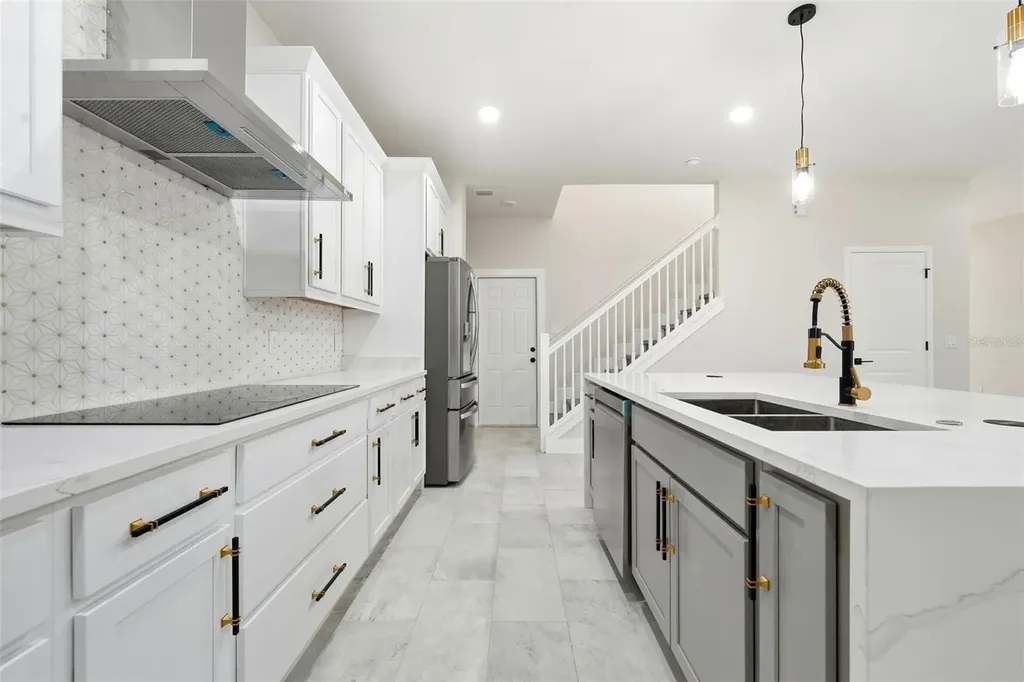 5663 W Central Avenue Orlando FL 32811