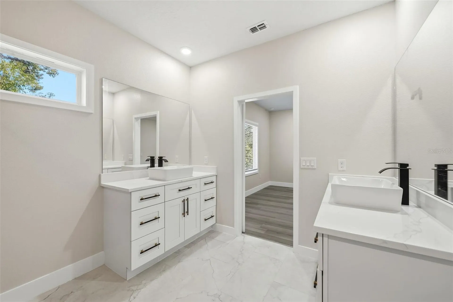 5663 W Central Avenue Orlando FL 32811
