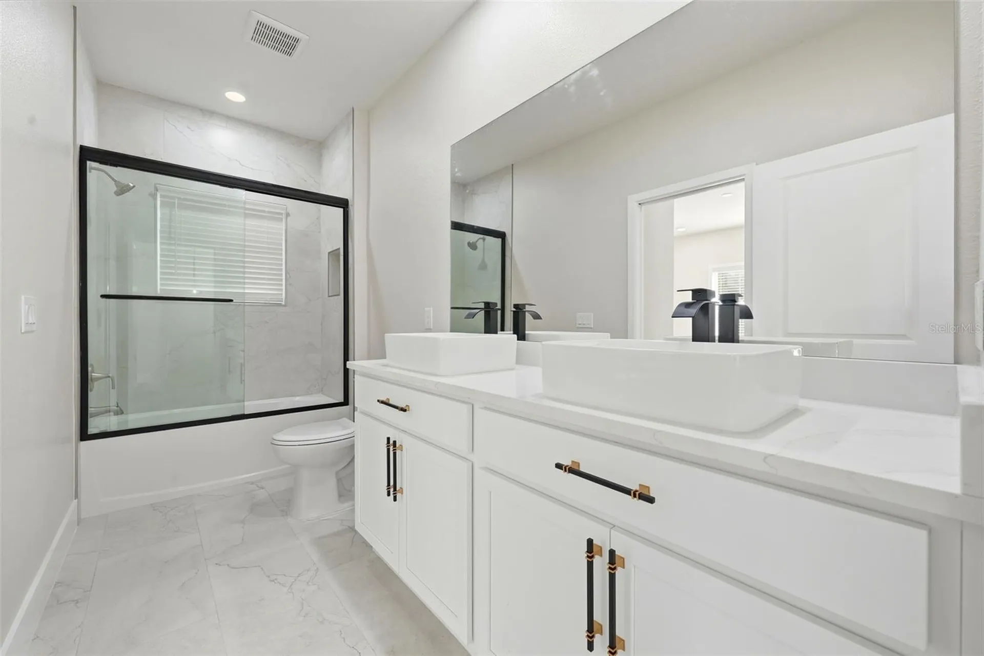 5663 W Central Avenue Orlando FL 32811