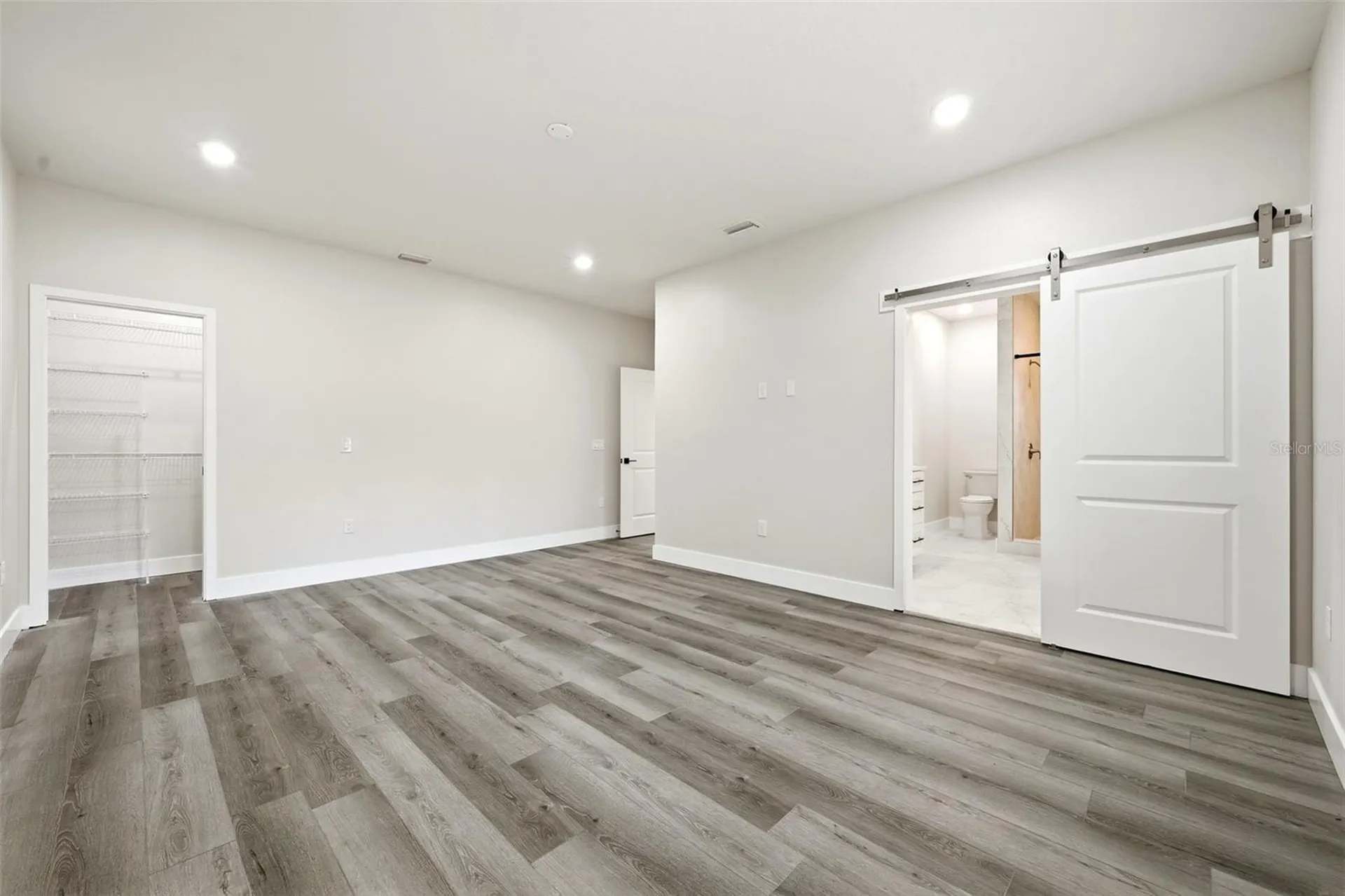 5663 W Central Avenue Orlando FL 32811