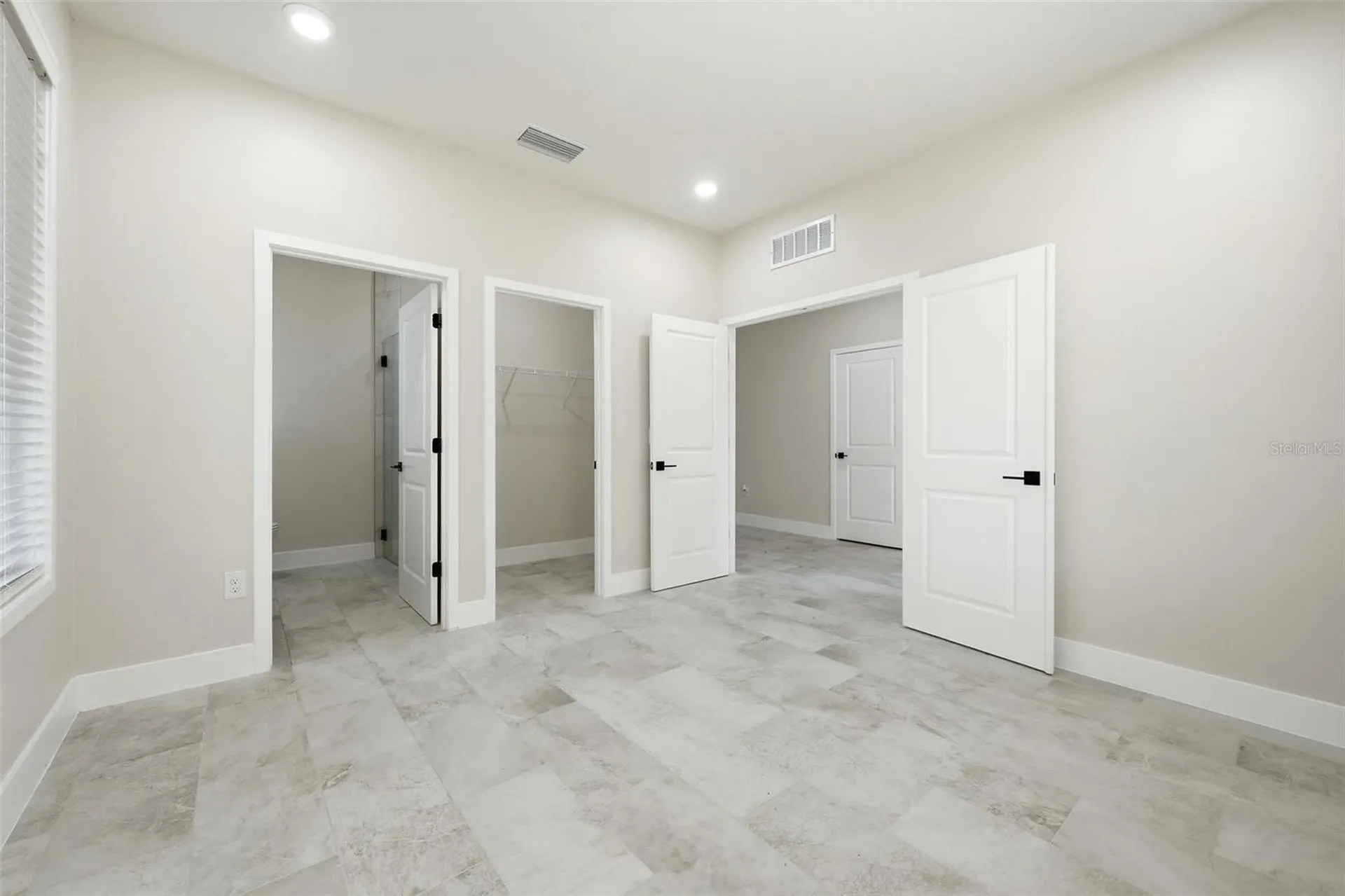 5663 W Central Avenue Orlando FL 32811