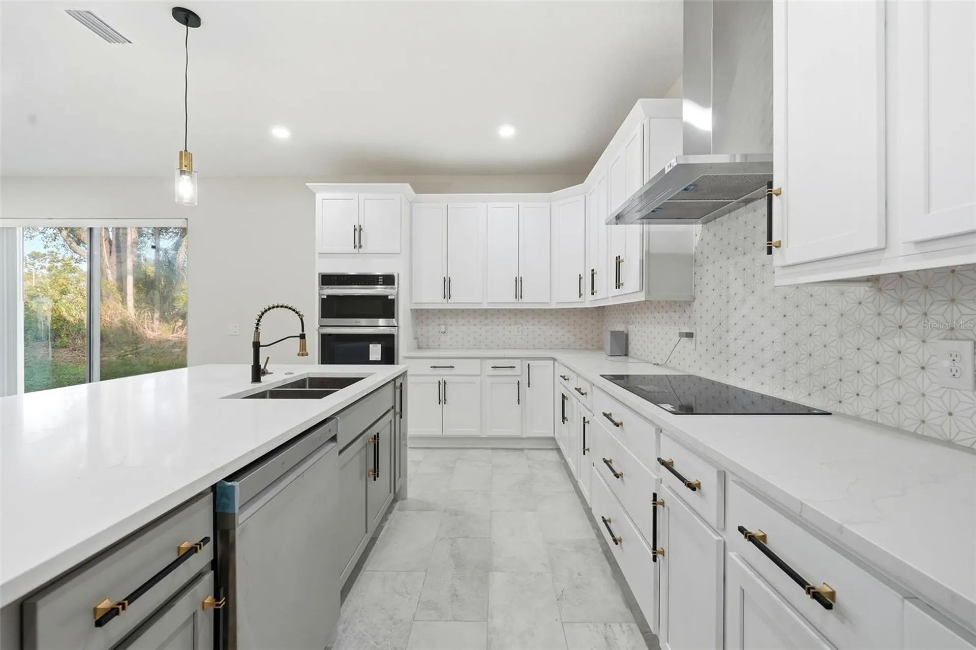 5663 W Central Avenue Orlando FL 32811