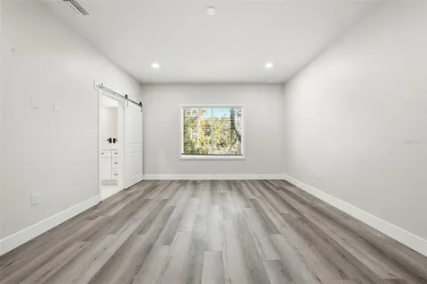 5663 W Central Avenue Orlando FL 32811