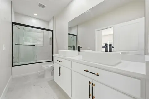 5663 W Central Avenue Orlando FL 32811