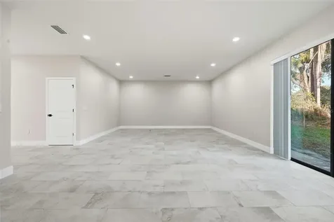 5663 W Central Avenue Orlando FL 32811