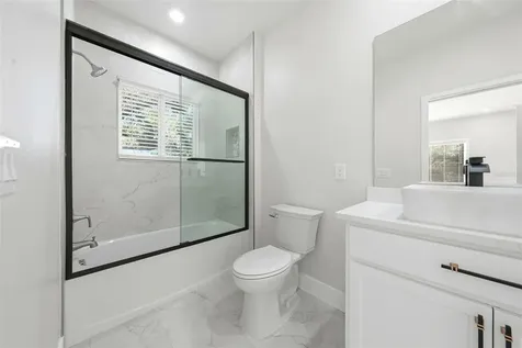 5663 W Central Avenue Orlando FL 32811