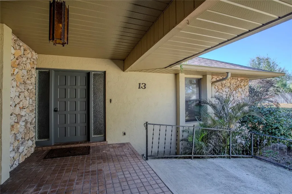 13 Hermosa Drive Eustis FL 32726
