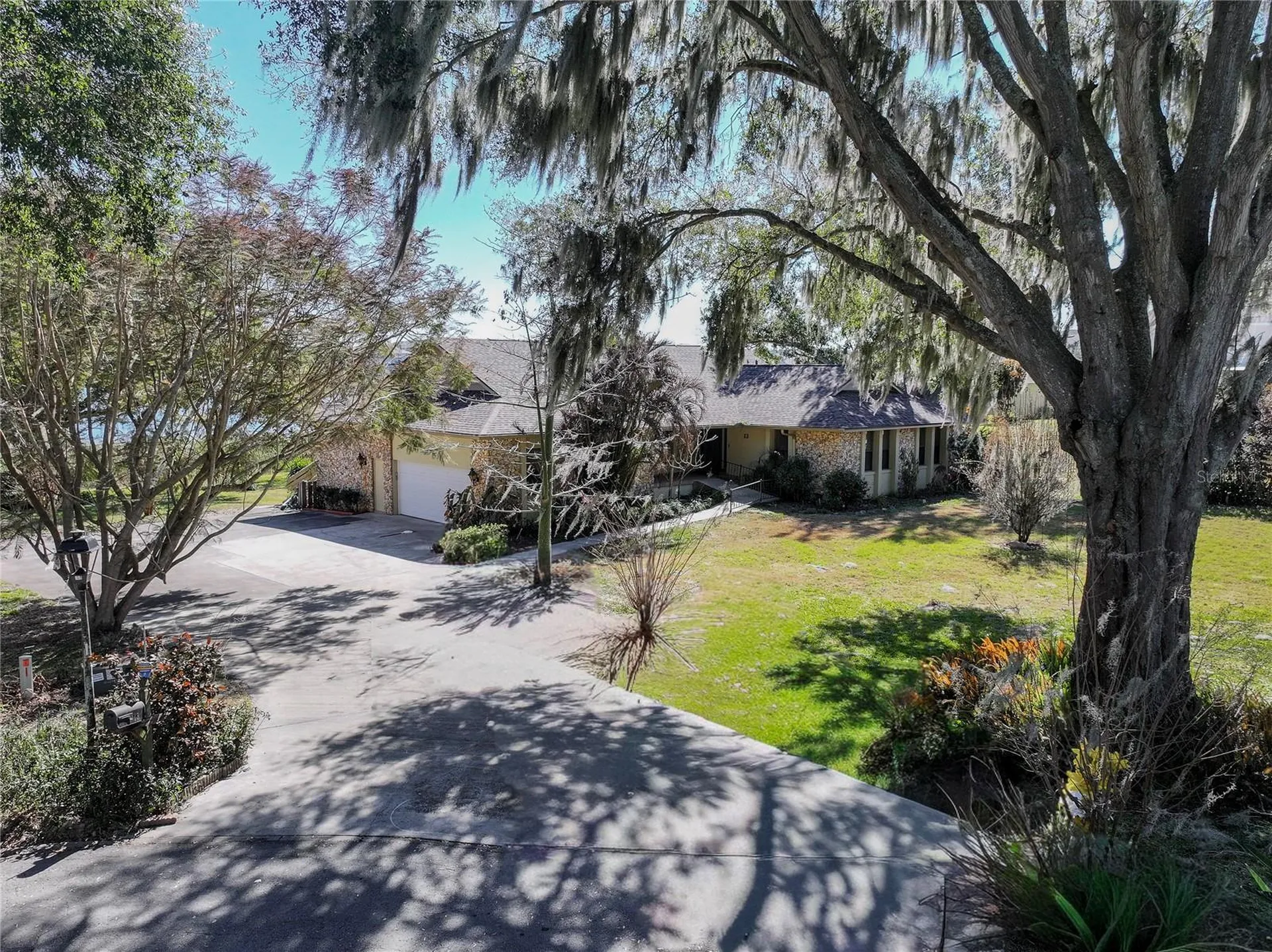 13 Hermosa Drive Eustis FL 32726
