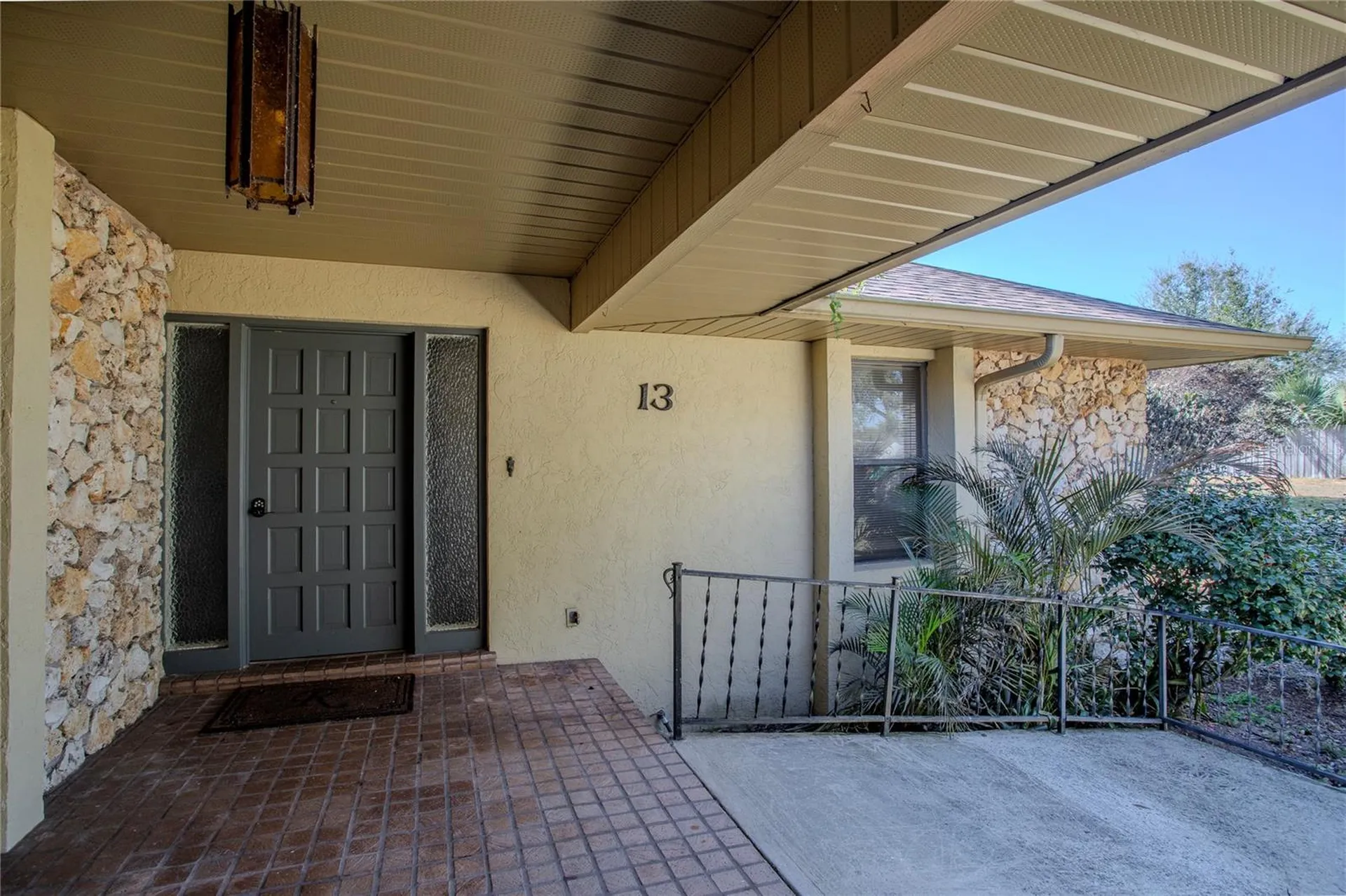 13 Hermosa Drive Eustis FL 32726