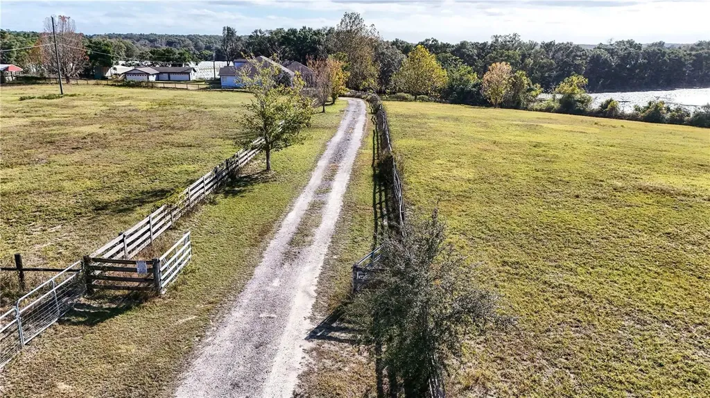 001 Kenny Trail Eustis FL 32736