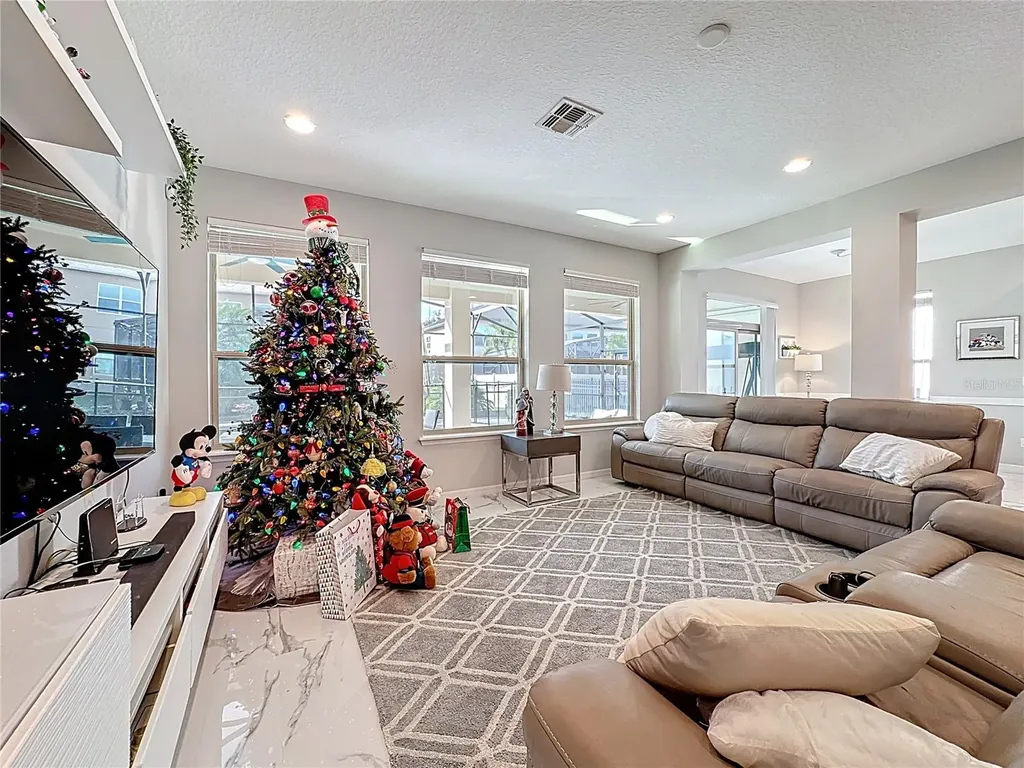 15327 Heron Hideaway Circle Winter Garden FL 34787