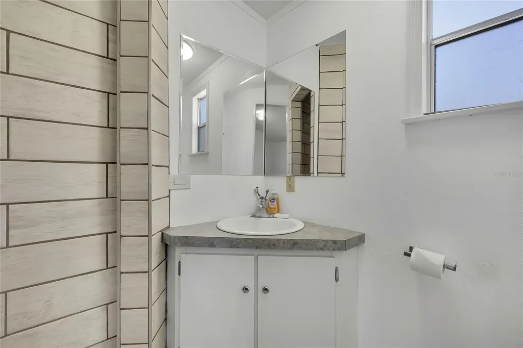 5700 N Silk Terrace Dunnellon FL 34433